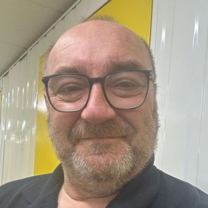 Steve  Revell